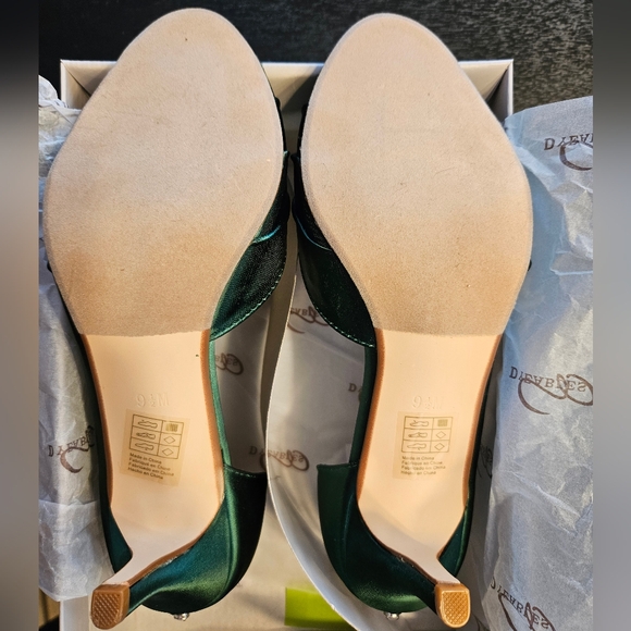 NEW Emerald Green Bridal Pumps - Picture 4 of 4